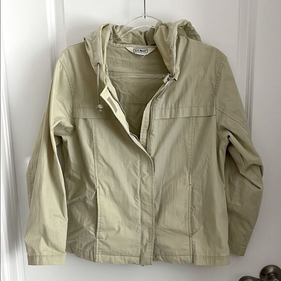 L.L. Bean Women's Beige Hooded Heavyweight Windbreaker Jacket - Picture 1 of 6